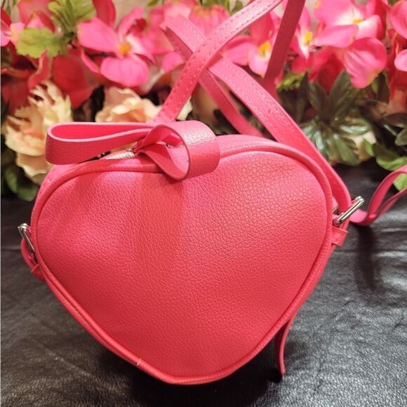 New Jeffree Star Valentines Mystery Bag 2022 - Picture 6 of 11
